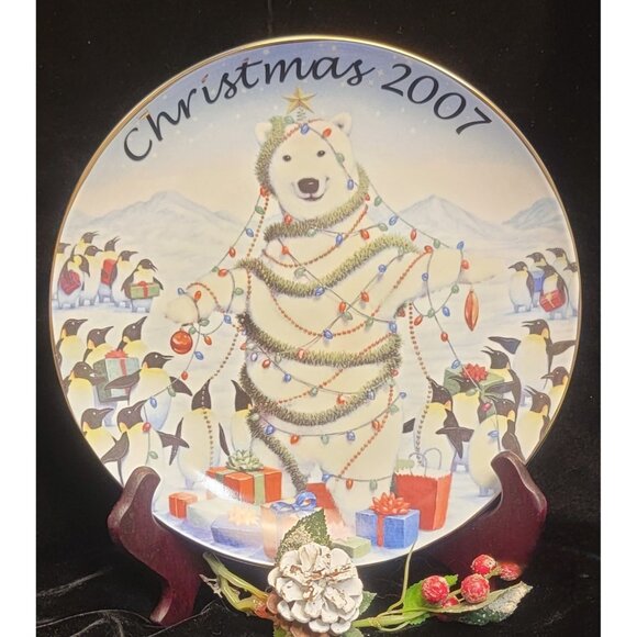 Avon Porcelain Collector's Plate "Sharing the Holidays with Friends" - Picture 7 of 9